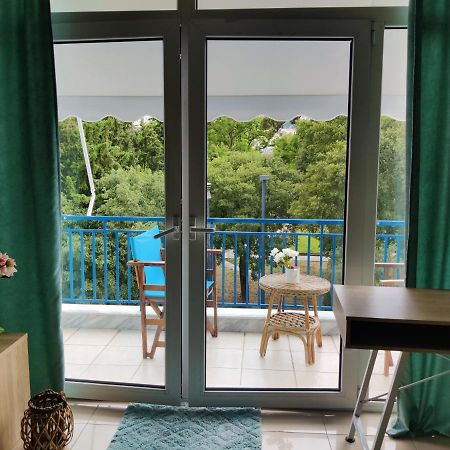 Hospitable Appartment In The Central Park, Xanthi Bagian luar foto