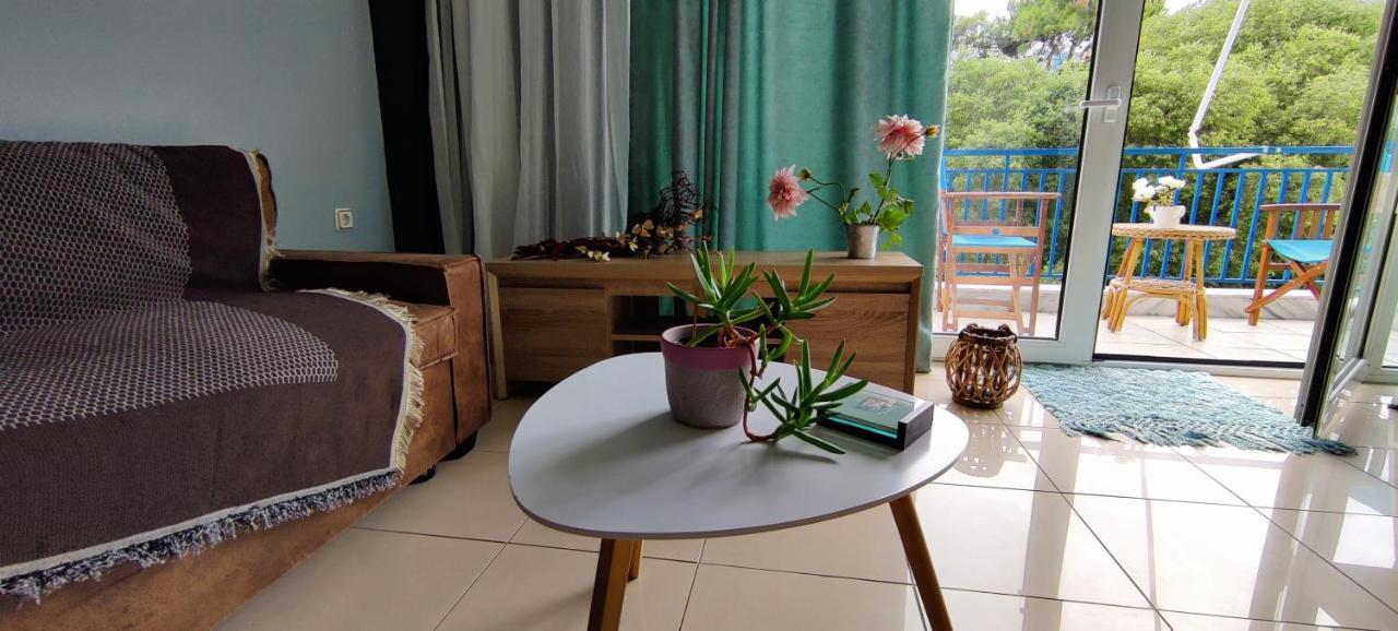 Hospitable Appartment In The Central Park, Xanthi Bagian luar foto