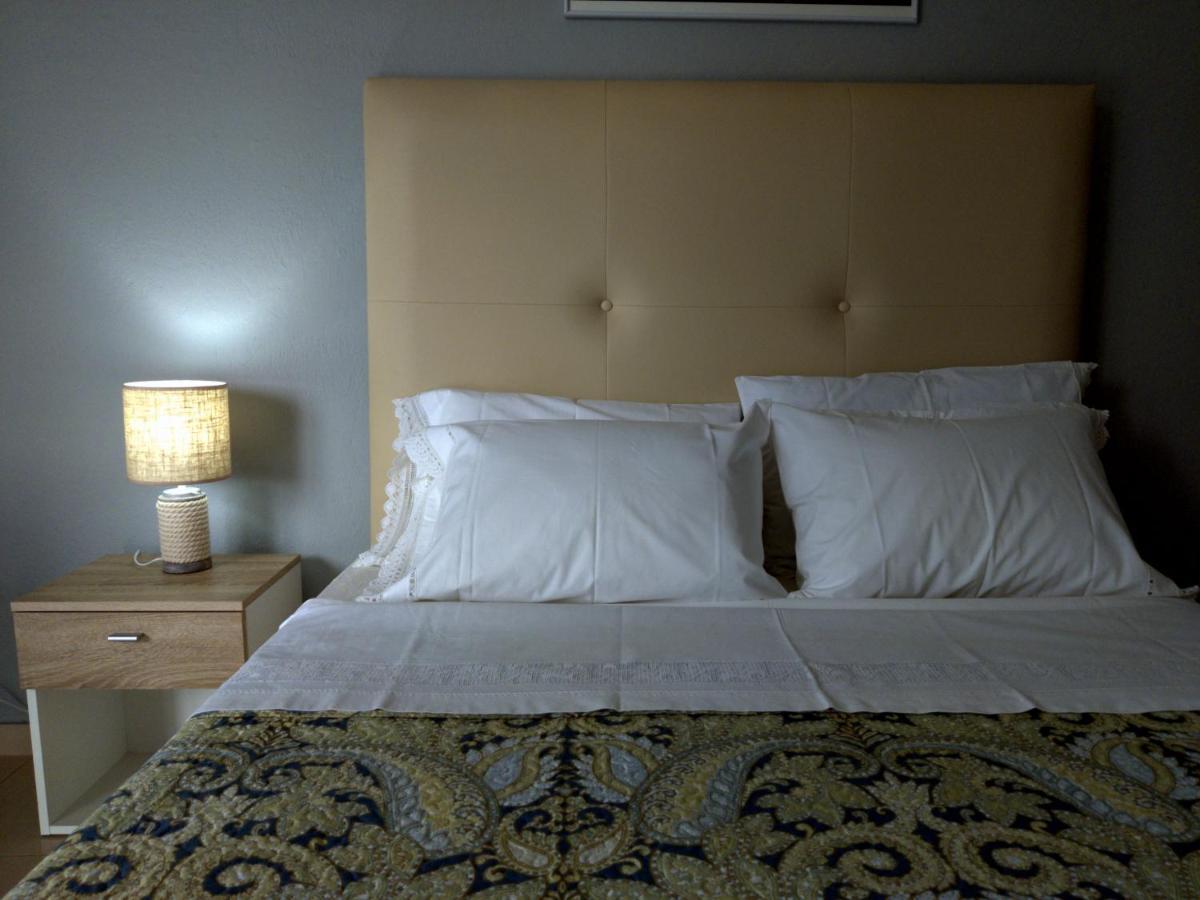Hospitable Appartment In The Central Park, Xanthi Bagian luar foto