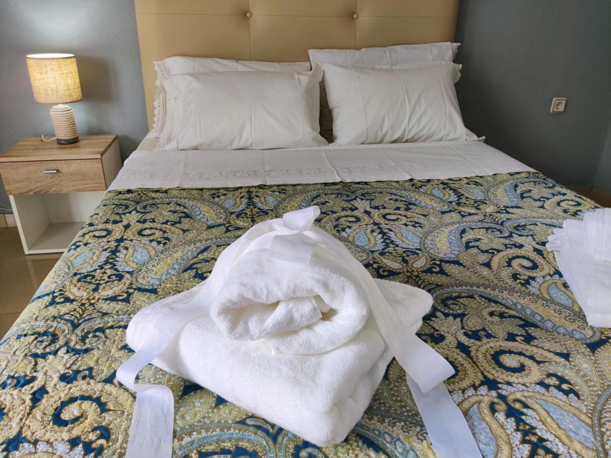 Hospitable Appartment In The Central Park, Xanthi Bagian luar foto