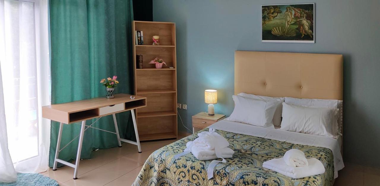 Hospitable Appartment In The Central Park, Xanthi Bagian luar foto