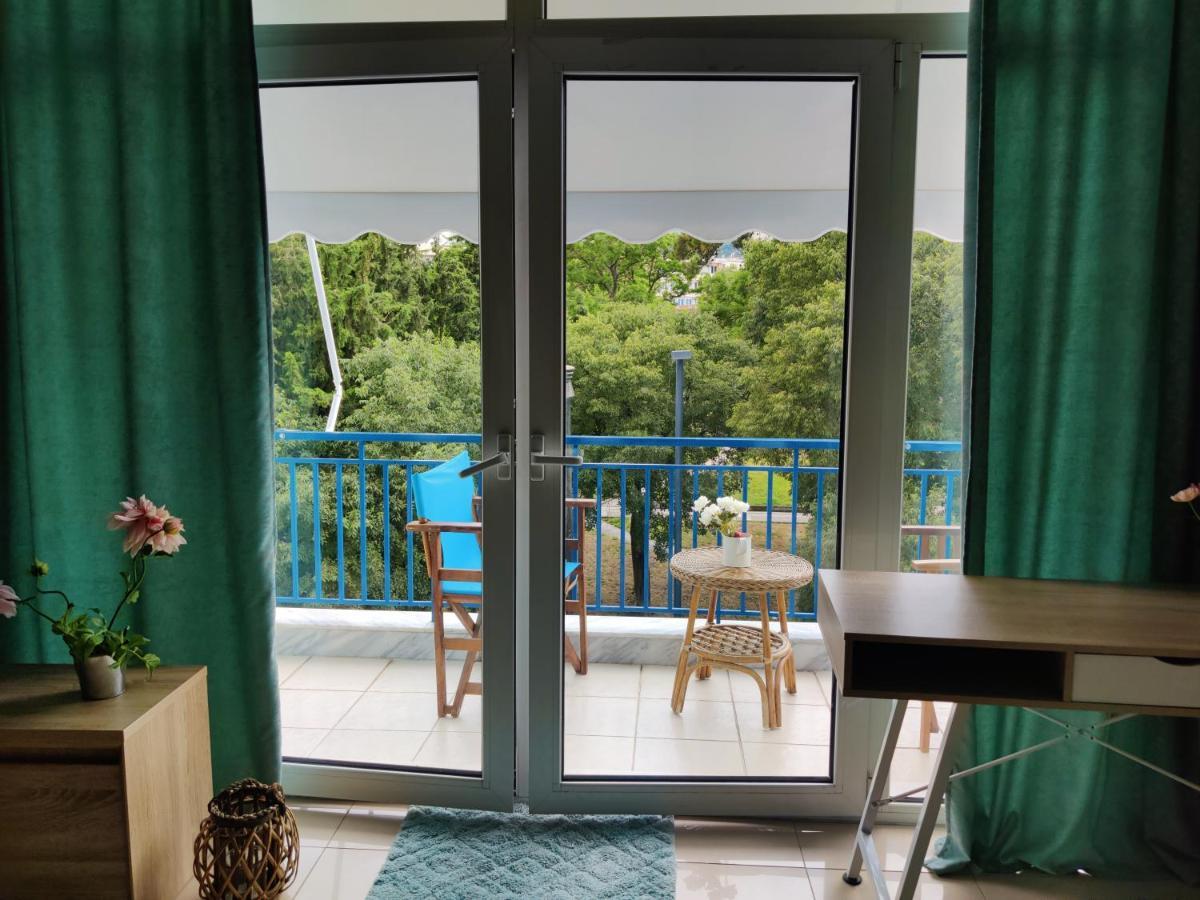 Hospitable Appartment In The Central Park, Xanthi Bagian luar foto