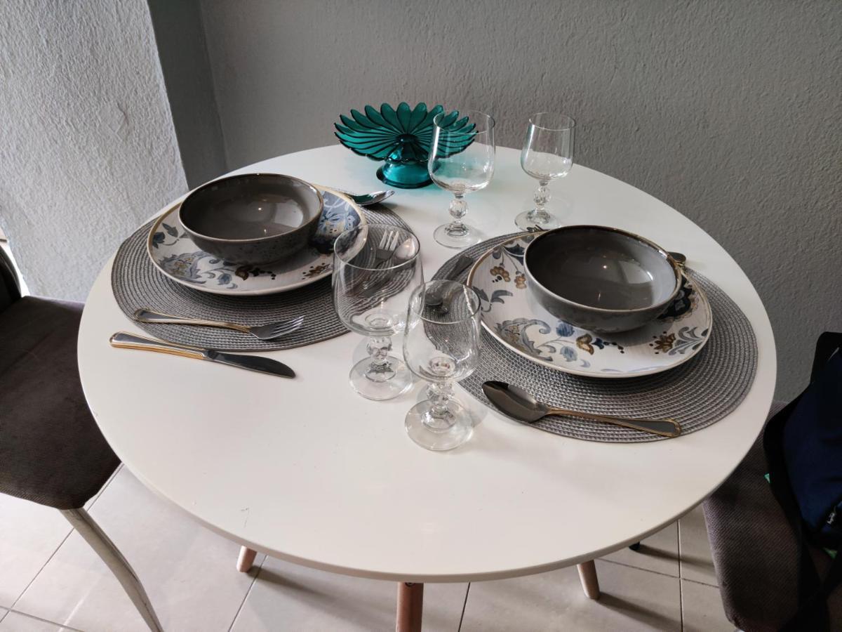 Hospitable Appartment In The Central Park, Xanthi Bagian luar foto