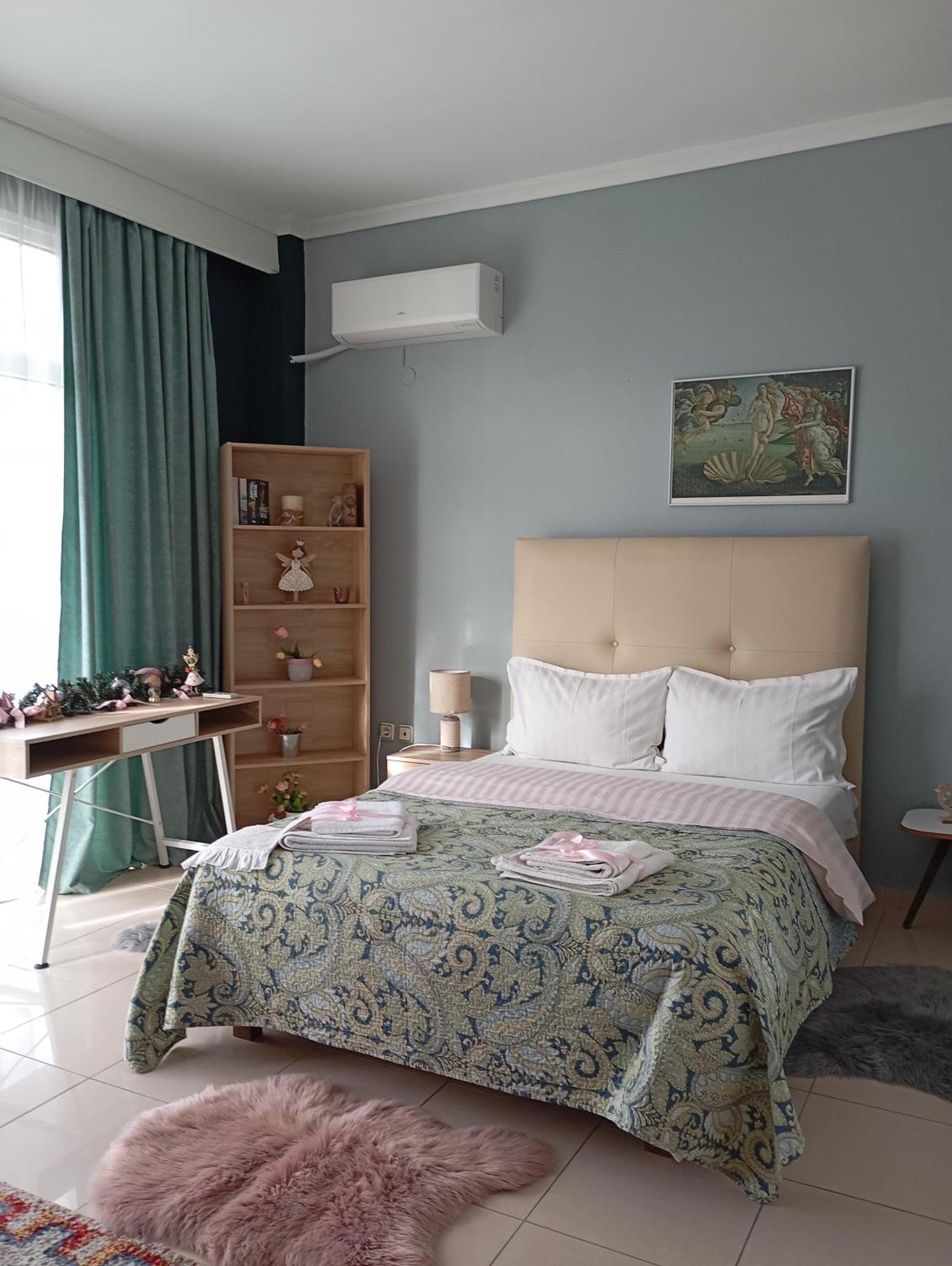 Hospitable Appartment In The Central Park, Xanthi Bagian luar foto